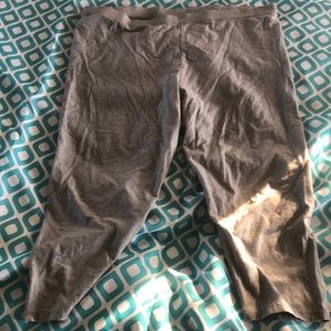 grey capri leggings